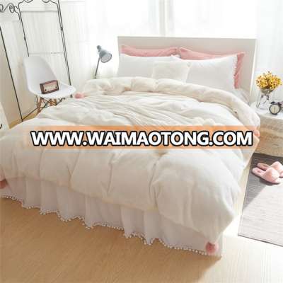 CHINA blanket factory 100% polyester pure white 4pc Quilted bedding set with a ball made of strips of silk